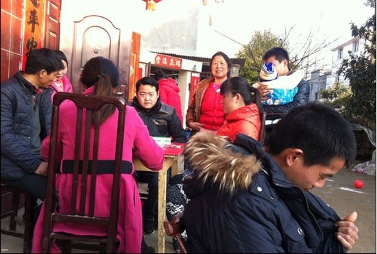 农民工选手机：抢不到小米2 只好选华为