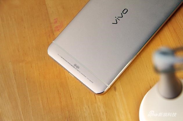 骁龙652曲面屏卖3698！vivo Xplay5首发评测