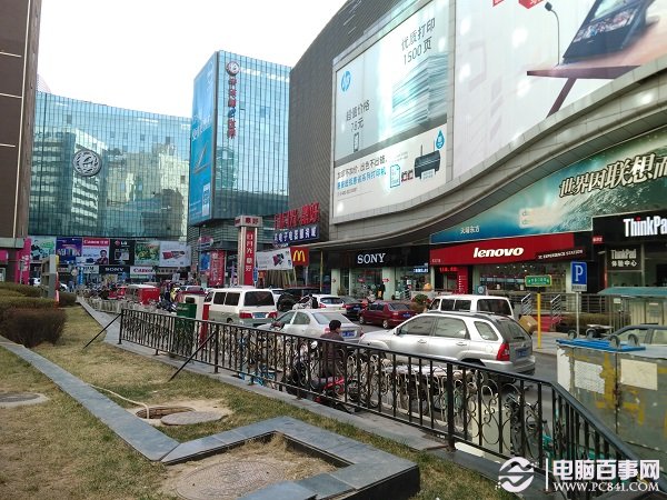 IUNI U2街道拍照样张图