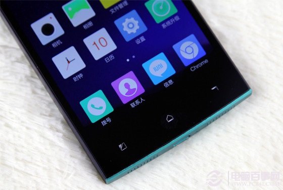 IUNI U2屏幕底部按键特写