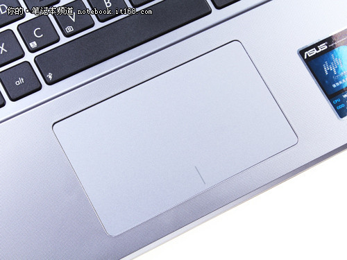 朴实稳重的外观 全工程塑料的外壳设计