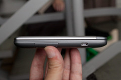 高通侧滑霸气外露 银色HTC Desire Z到货 