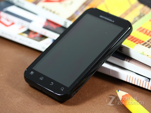 行货Defy再到货 摩托罗拉ME525报价3058 