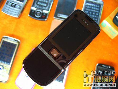 nokia8900?诺基亚8800?诺基亚手机8600?强!超越8800山寨诺基亚8900低价惊现