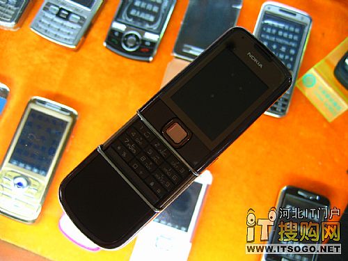 nokia8900?诺基亚8800?诺基亚手机8600?强!超越8800山寨诺基亚8900低价惊现