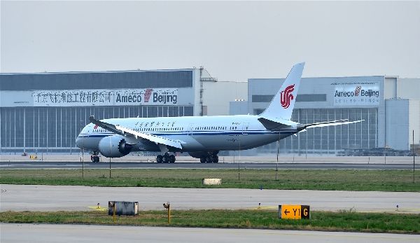 图：5月20日，飞机顺利抵京 摄影：李开颜