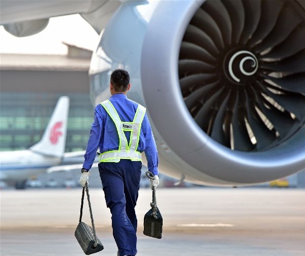 图：5月20日，飞机顺利抵京 摄影：李开颜