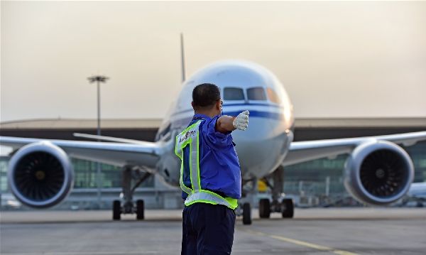 图：5月20日，飞机顺利抵京 摄影：李开颜