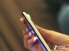 1300万四核"大玩家" 闻尚i1s深圳发布 