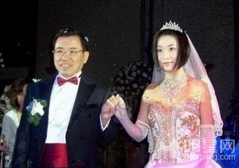 王微 杨蕾?戴志诚杨蕾为什么离婚?王微 杨蕾 老娘舅?人物：土豆王微+前妻杨蕾