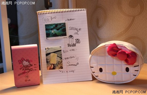 LG趣拍得Hello Kitty特别版套装还附赠可爱的相印机小包包