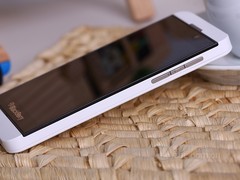 整体配置大跃进 "极客"黑莓Z10大降500