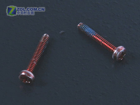 新UIQ商务旗舰 索爱P990评测报告(上) 