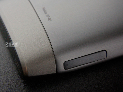 Symbian Anna来袭 诺基亚X7-00首发评测 
