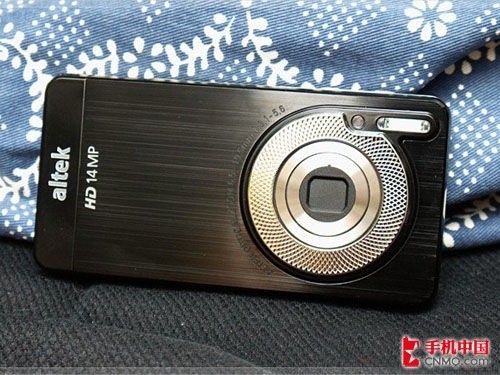 1400万像素3倍光变 时尚最强拍照手机 