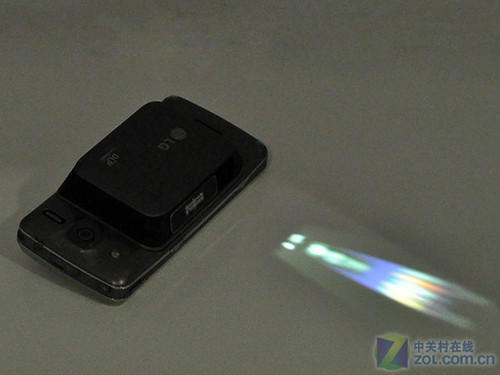 实用型投影手机 LG GW825小降仅4850元 