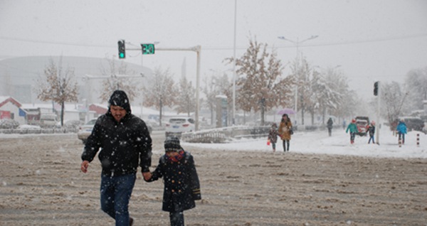 东北新疆降雪不断 华北黄淮下周持续雾霾