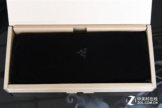 CF粉必备 雷蛇黑寡妇穿越火线典藏版评测 