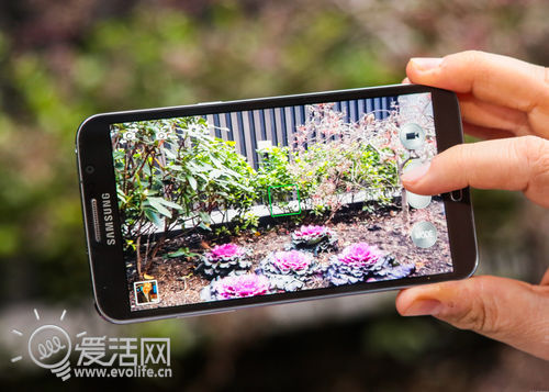 Galaxy Round曲面屏手机上手试玩：集人体工学之大成