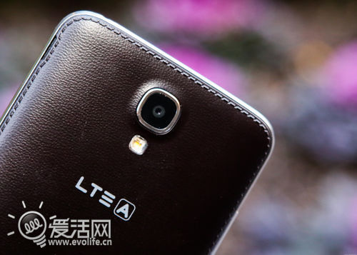 Galaxy Round曲面屏手机上手试玩：集人体工学之大成