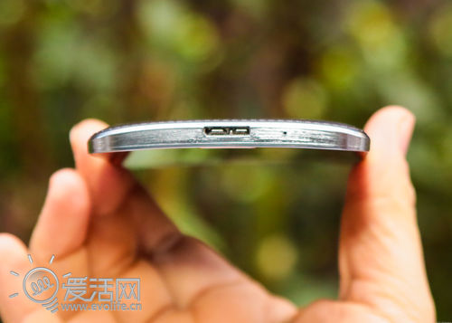 Galaxy Round曲面屏手机上手试玩：集人体工学之大成