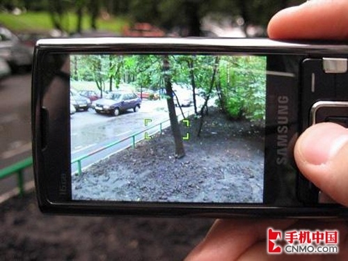 800万像素拍照至尊 三星I8510劲爆登场 