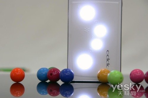 敲开SNS之门 深入评测会呼吸的OPPO U525