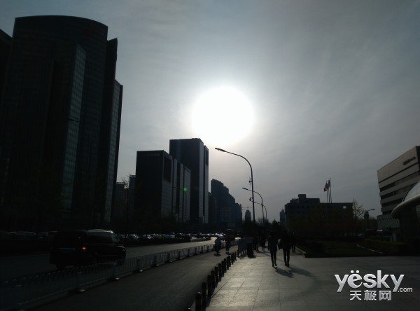 指纹+系统让你更安全 纽曼纽扣手机上手评测