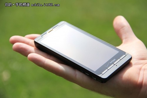 高清面面观 MOTO Droid X2真机解析