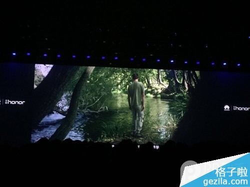 华为荣耀6 Plus发布会直播：张晓云开场荣耀感悟