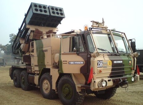 中国火箭炮_m207火箭炮_美国火箭炮m270