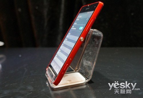 联想S820领衔 市售红色精品智能型手机推荐
