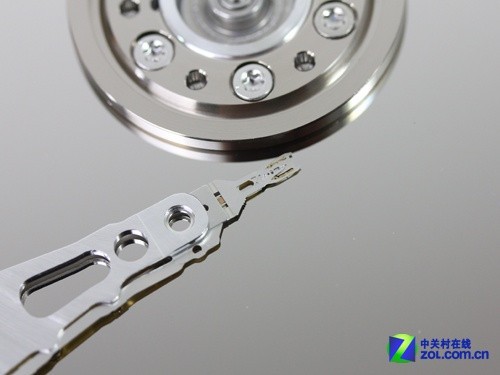叫嚣SSD 四款单碟1T硬盘混战谁将问鼎? 