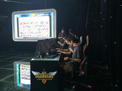 爆表！极限矩阵战队挺入LOL大赛前三 