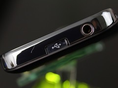 三星 S5830 黑色 顶部图 