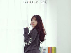 《风暴英雄》韩国OGN女主持性感写真