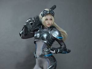 国产美女《风暴英雄》诺娃惊艳COS