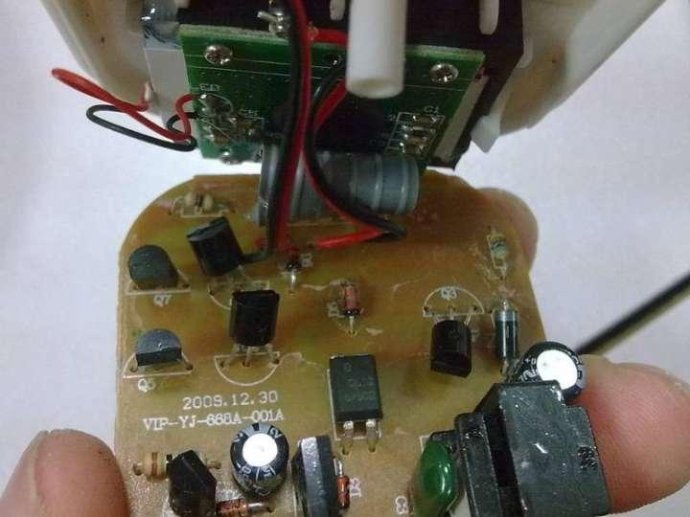 ht3582da_电源适配器_万能充电器电路