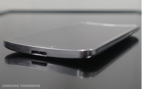 曲面屏本月上市 三星GALAXY Round发布 