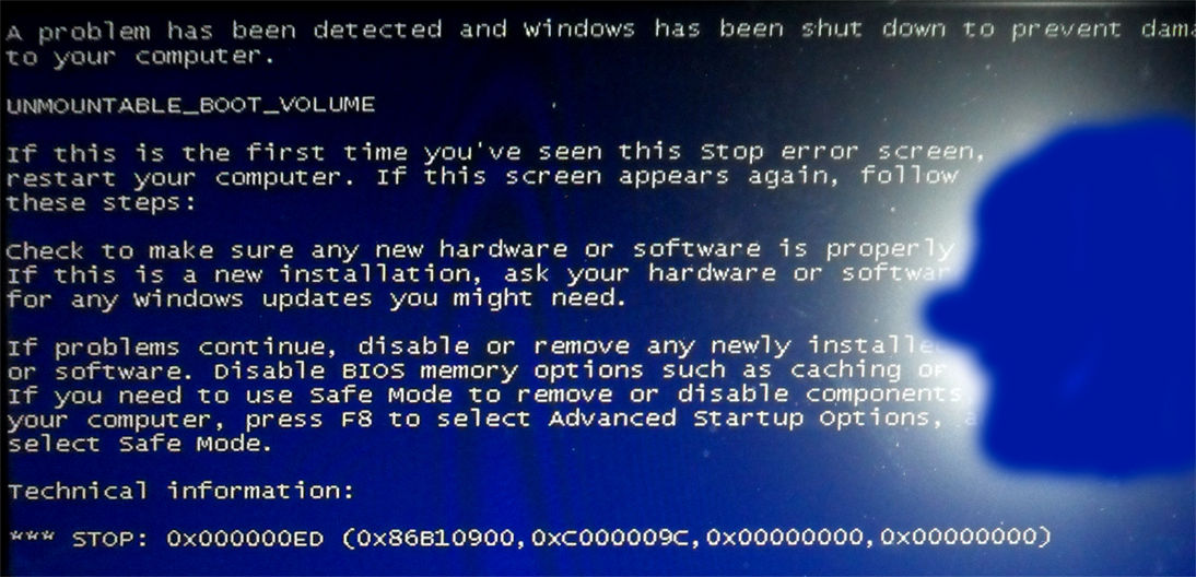 xp开机蓝屏0xc000008e_电脑蓝屏代码0x0000008e_xp蓝屏代码0x000008e