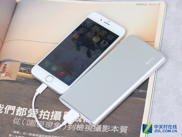 iPhone专用电小二锋6-10000充电宝评测