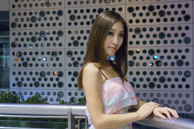 夜间微光环境人像拍摄（使用 Sony NEX-5T 微单）