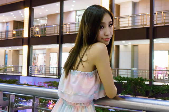 夜间微光环境人像拍摄（使用 Sony NEX-5T 微单）