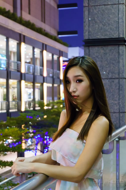 夜间微光环境人像拍摄（使用 Sony NEX-5T 微单）