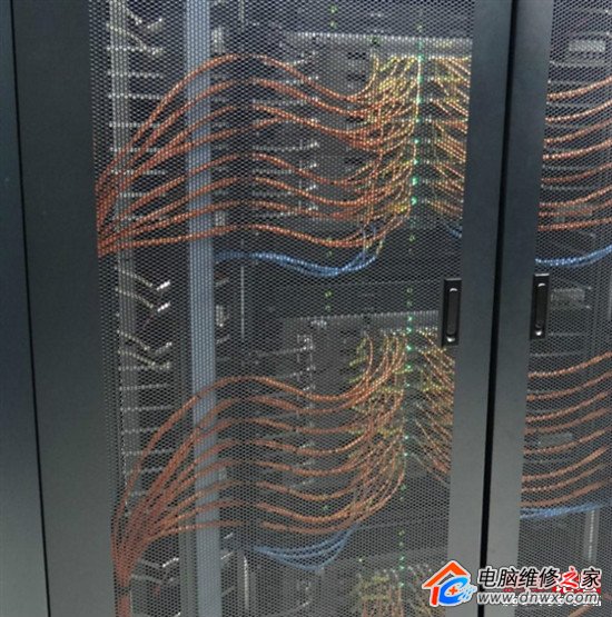 神威蓝光计算机_中国最大的计算机_超算中心