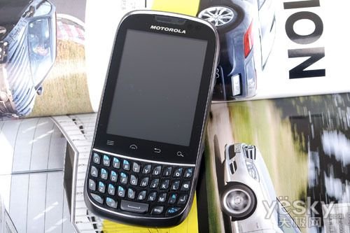 800MHz主频入门安卓 摩托罗拉XT317仅599元
