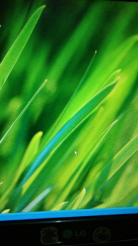 显示器画面模糊_显示器画面显示不全_电脑显示器画面模糊