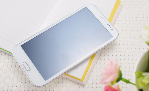 5.7寸超大屏ThLW9超越震撼上市仅售1899 