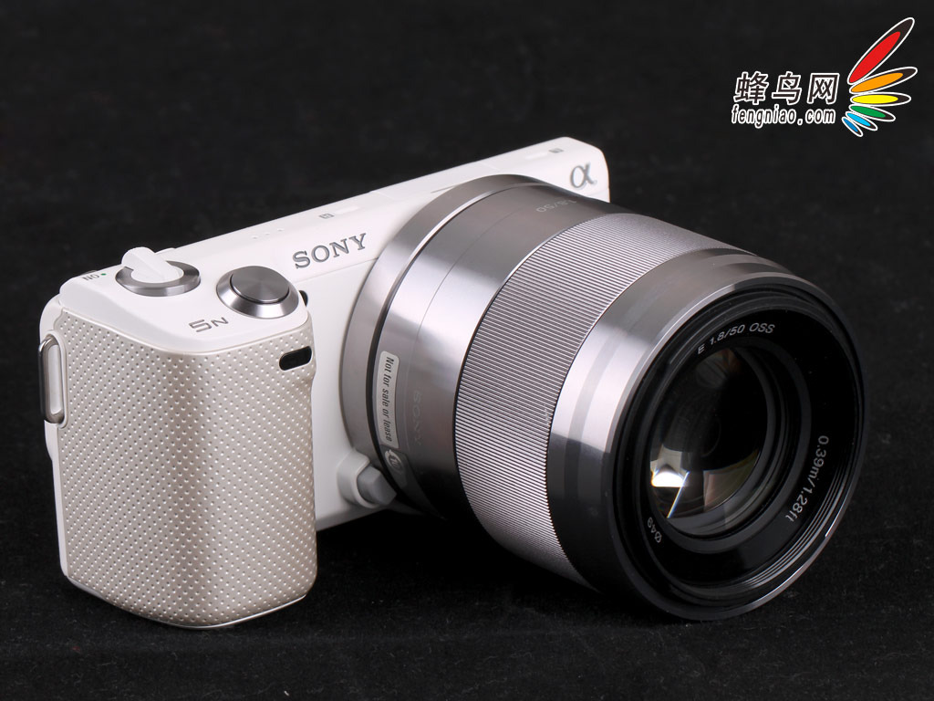 便携体积单反速度 尼康1 V1套机评测