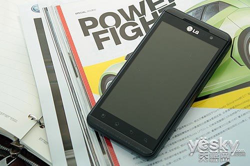 高性能双核裸眼3D屏幕 LG P920跌至1750元